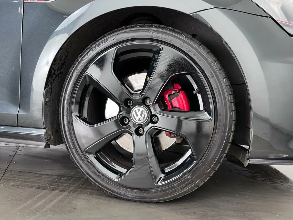 2016-volkswagen-golf-20-tsi-gti-220ps-hatchback-5d-dsg-big-14