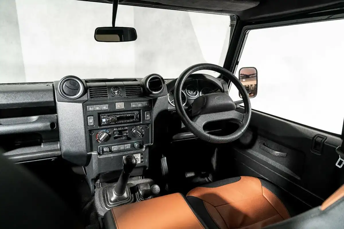 2016-land-rover-110-defender-22td-xs-22i-station-wagon-5-drs-big-16