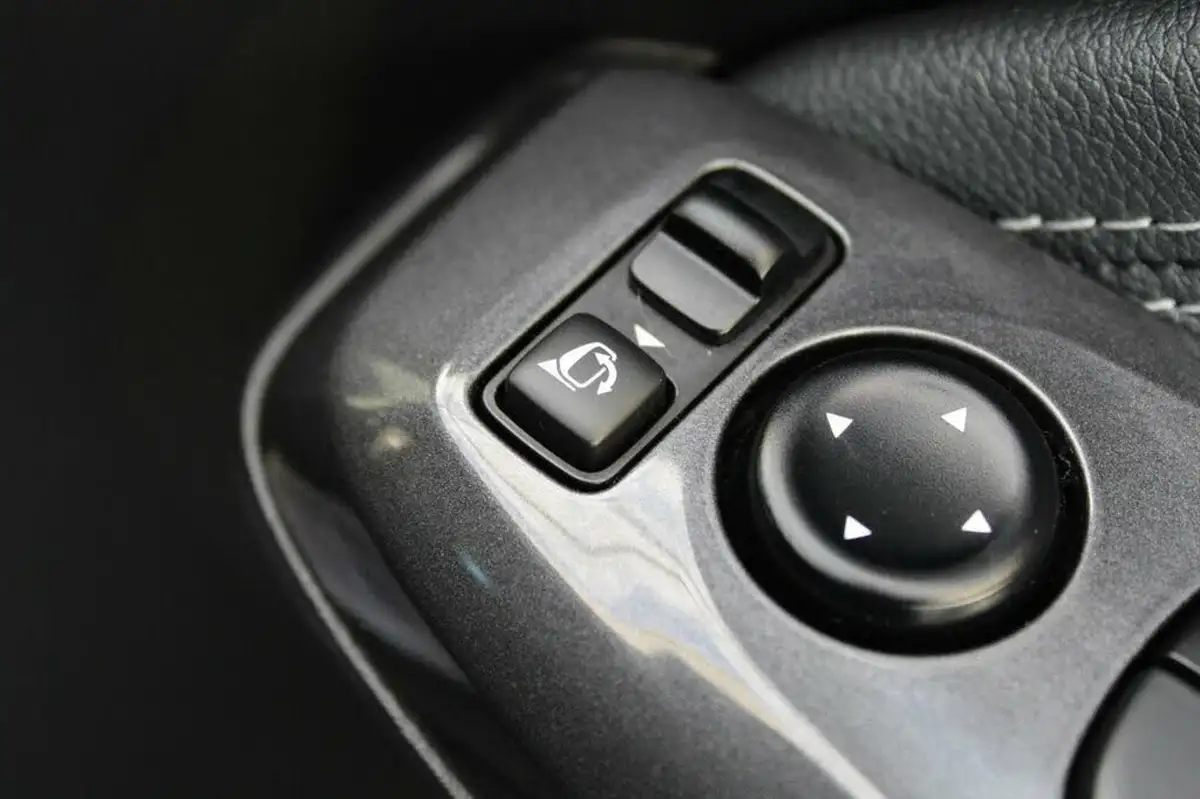 2020-nissan-juke-10-dig-t-tekna-117ps-big-48