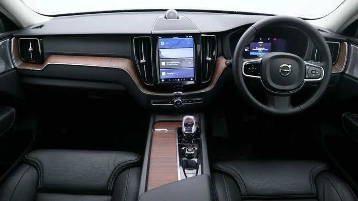 2024-volvo-xc60-20-b5-ultimate-big-12
