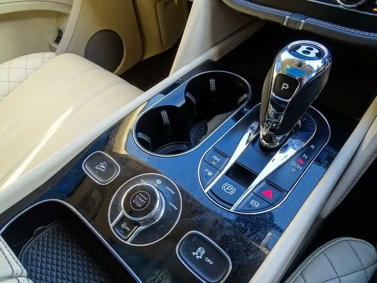 2018-bentley-bentayga-60-w12-big-28