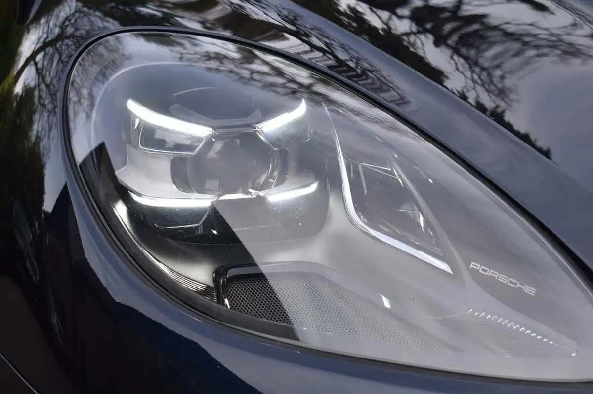 2020-porsche-macan-29-turbo-big-50