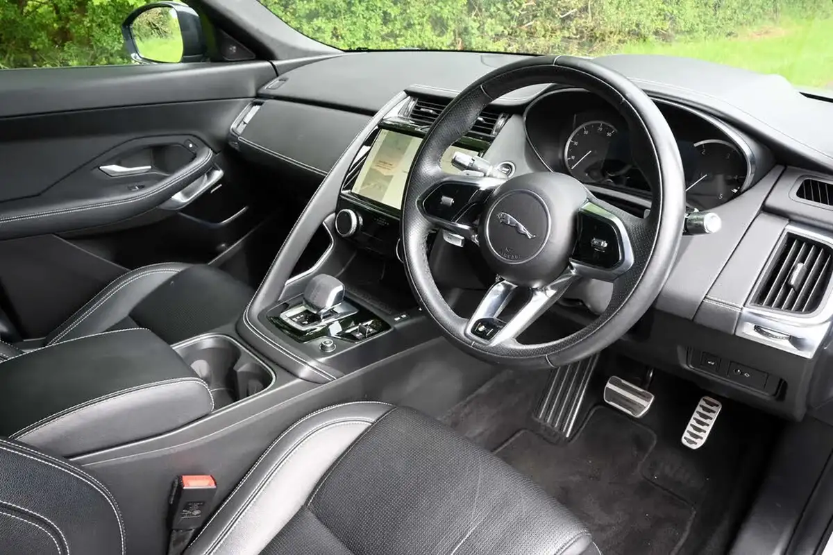 2021-jaguar-e-pace-20-d200-r-dynamic-se-big-7
