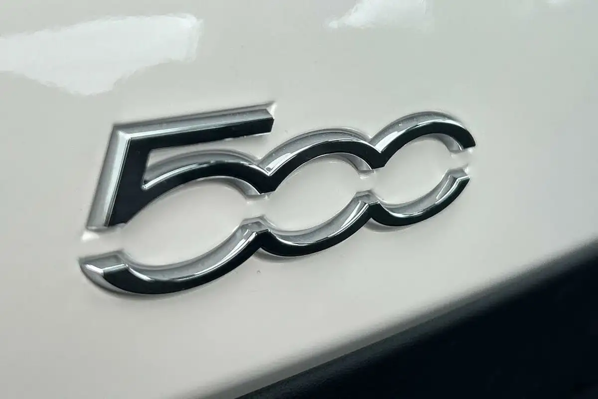 2024-fiat-500-10-big-24