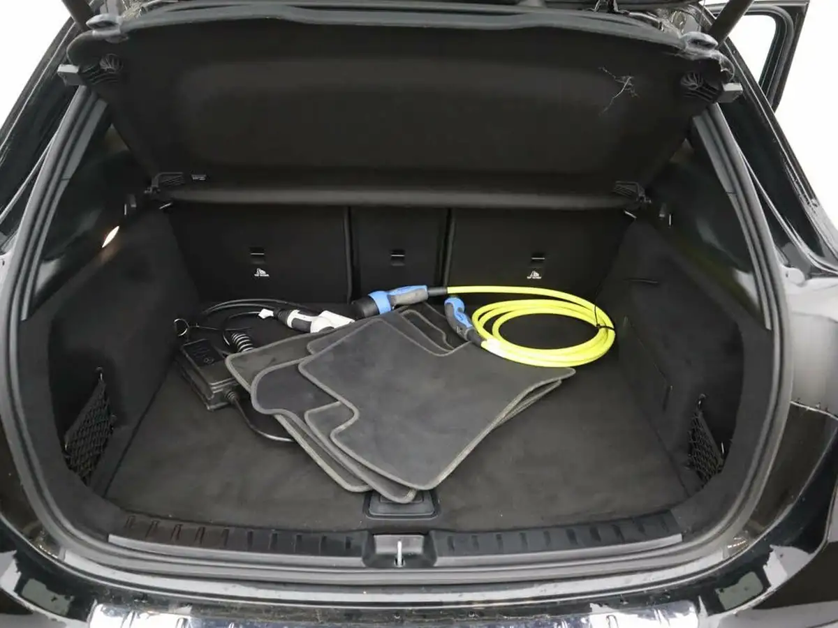 2021-mercedes-benz-eqa-e-eqa-300-amg-line-big-6