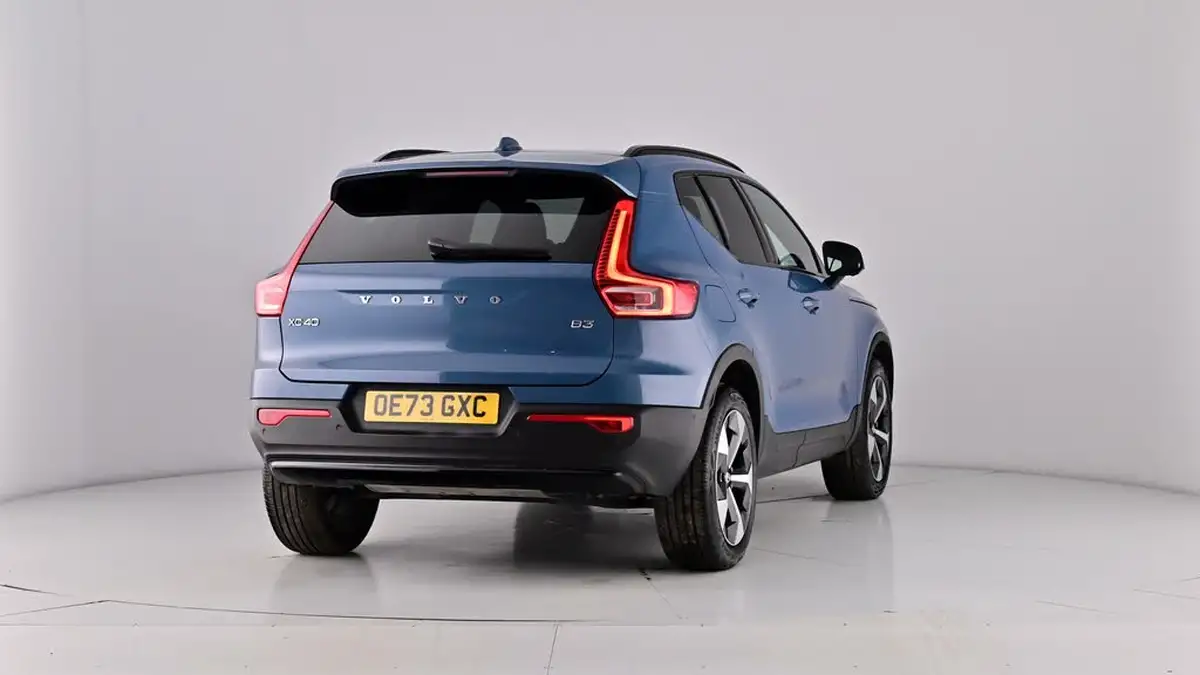 2023-volvo-xc40-20-b3-plus-big-70
