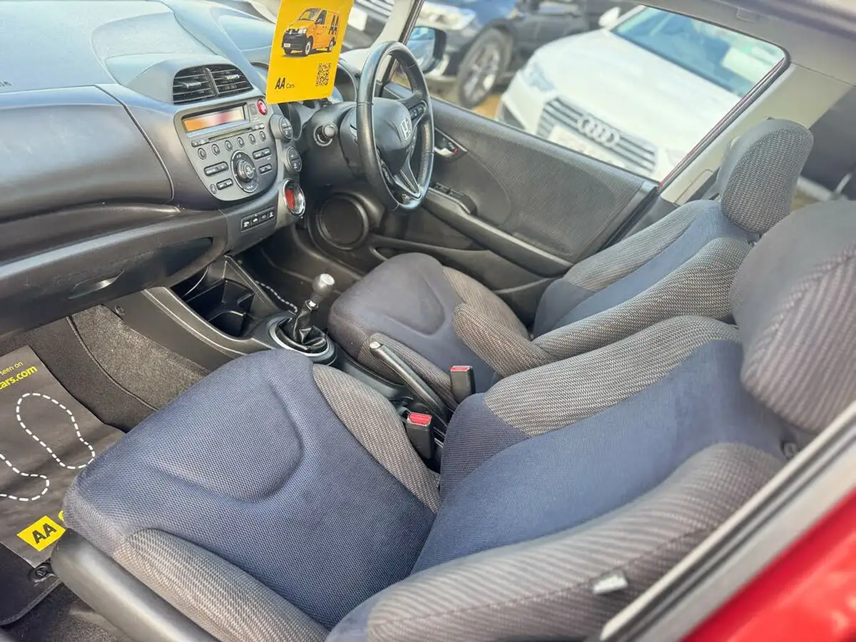 2015-honda-jazz-14-ex-big-39