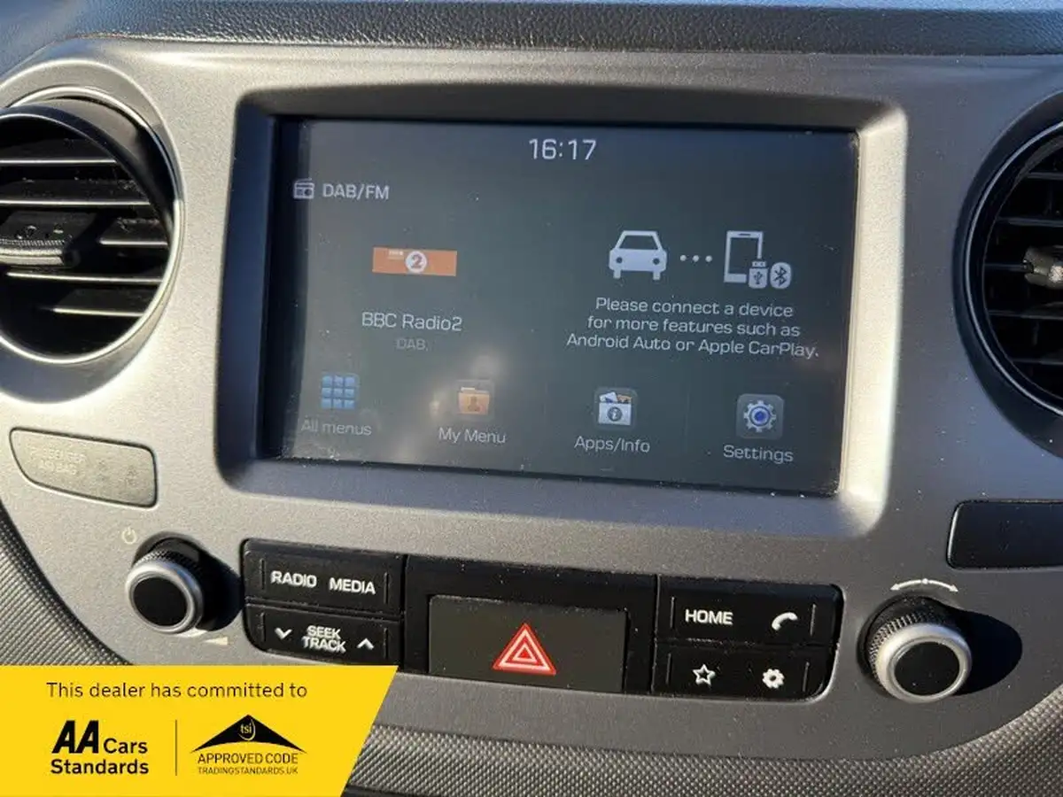 2019-hyundai-i10-10-premium-67ps-big-12