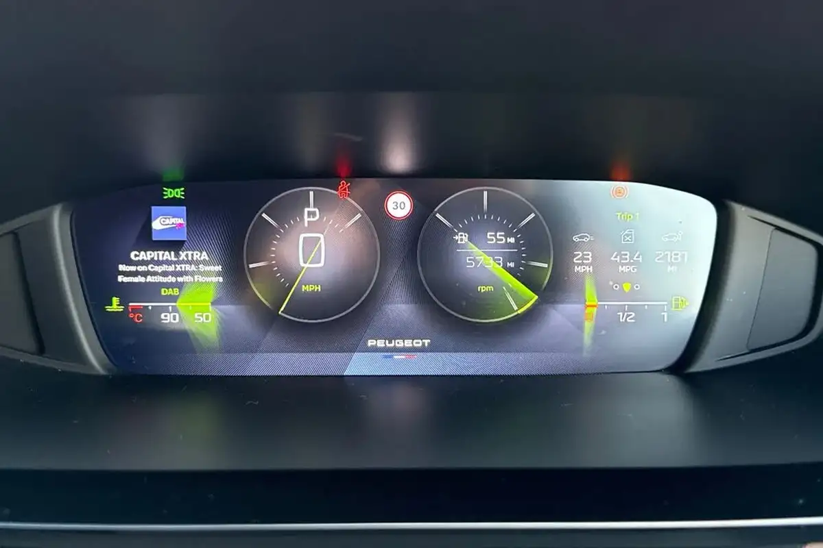 2023-peugeot-308-12-puretech-allure-premium-130ps-big-35