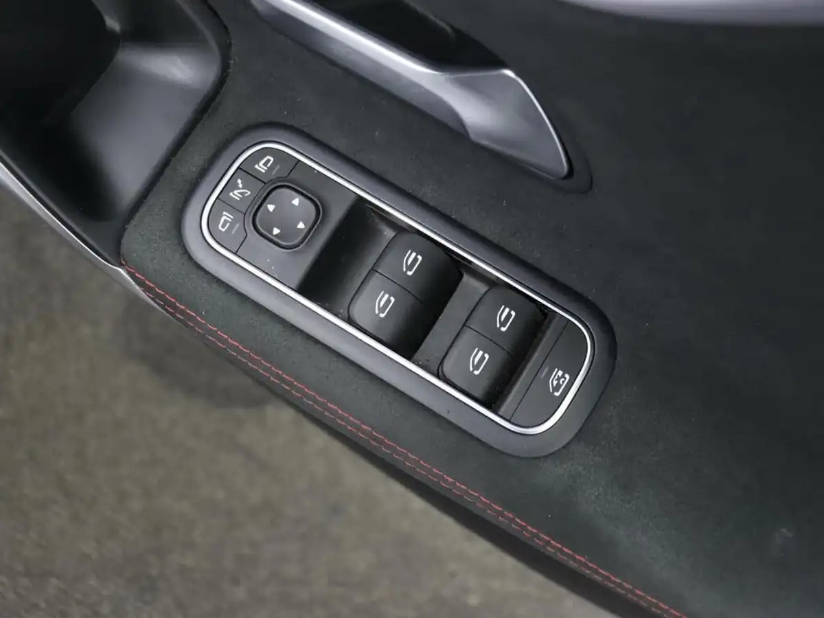 2020-mercedes-benz-a-class-13-a200-amg-line-premium-hatchback-5d-big-22