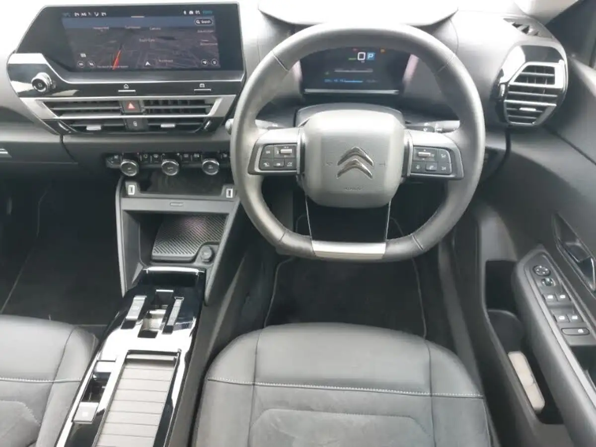 2024-citroen-c4-x-e-e-series-136ps-50kwh-big-6