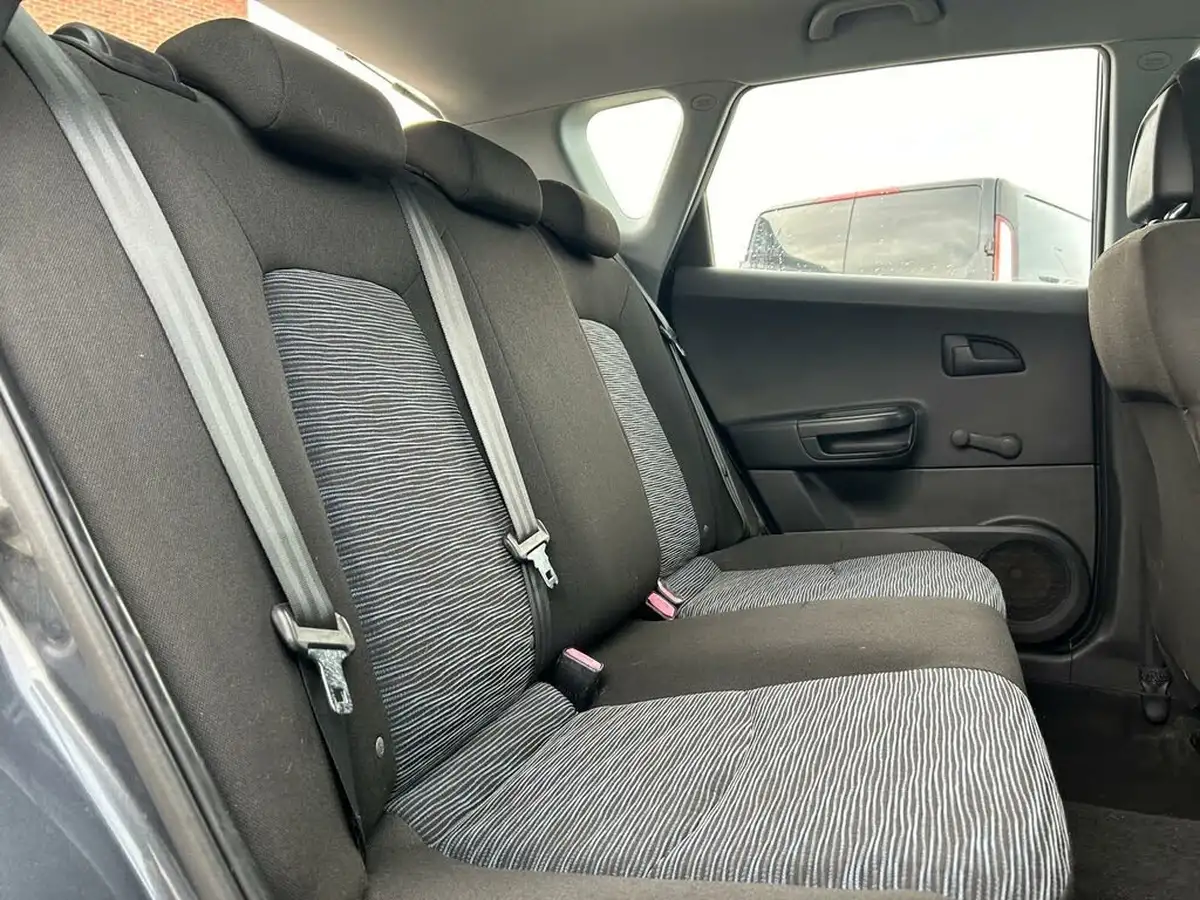 2009-kia-ceed-16td-gs-hatchback-big-35