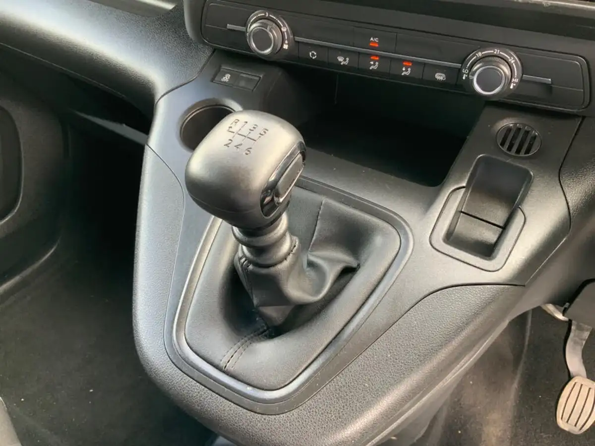 2021-vauxhall-combo-15cdti-dynamic-2300-100pseu6dt-l1h1-panel-big-24