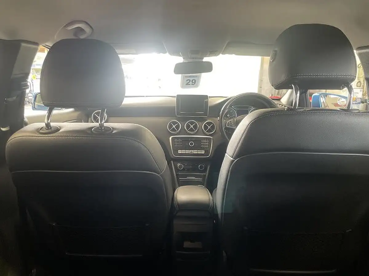 2017-mercedes-benz-a-class-16-a180-se-ss-7g-dct-big-9