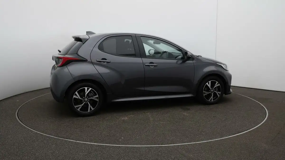 2024-toyota-yaris-15-vvt-i-design-big-49