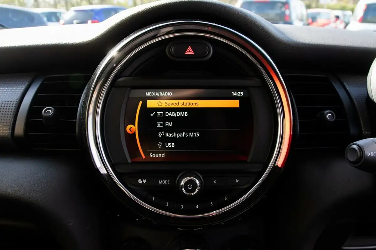 2020-mini-countryman-15-cooper-classic-auto-big-25