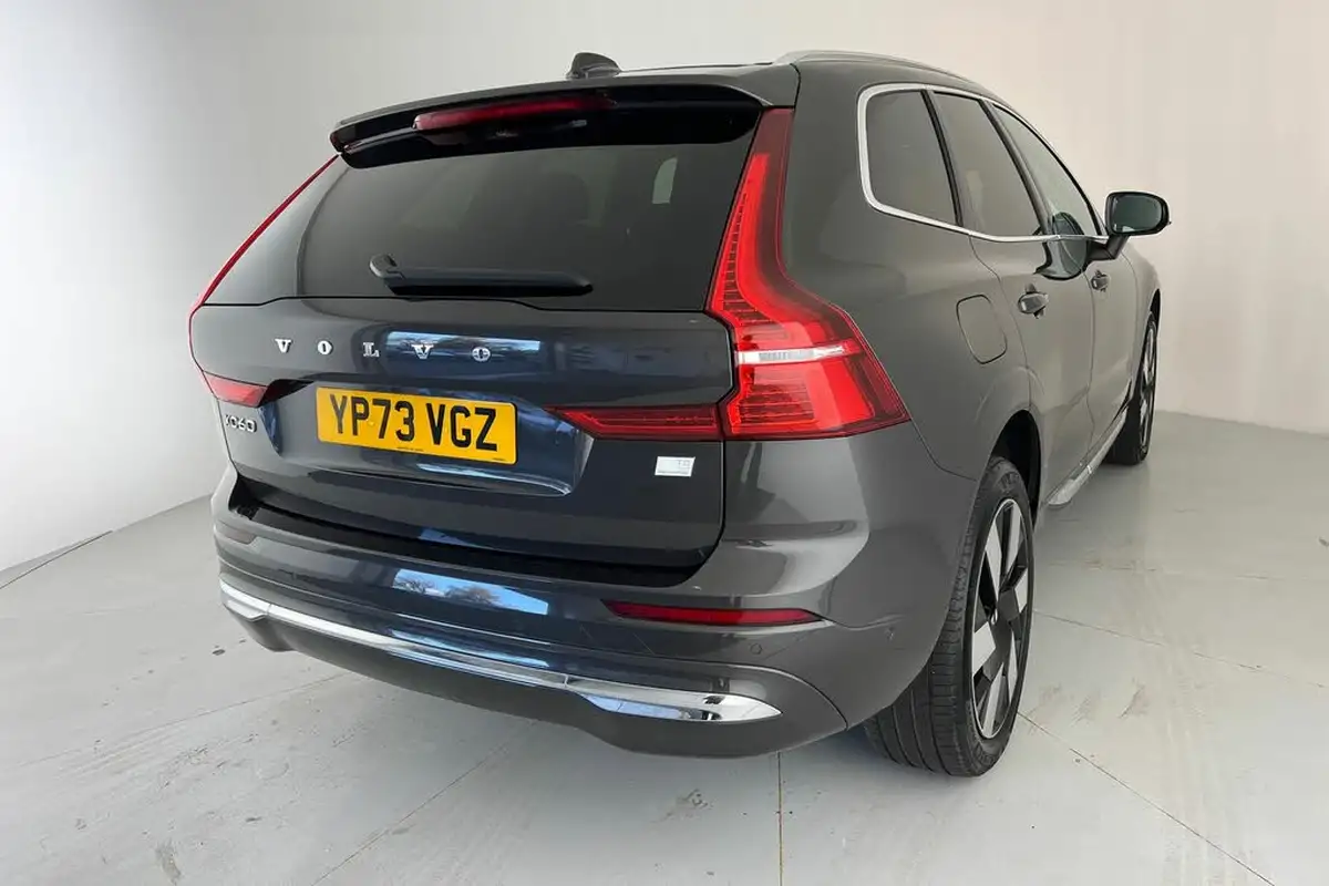 2023-volvo-xc60-20-t8-ultimate-bright-big-21