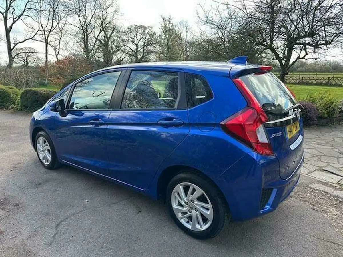 2017-honda-jazz-13-i-vtec-se-cvt-big-9