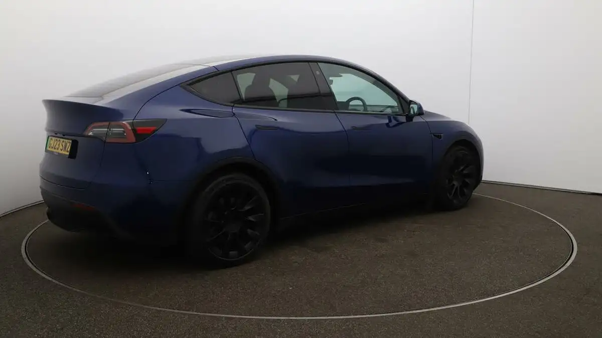 2023-tesla-model-y-e-rwd-big-50