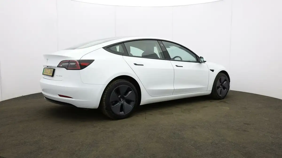 2022-tesla-model-3-e-long-range-big-50