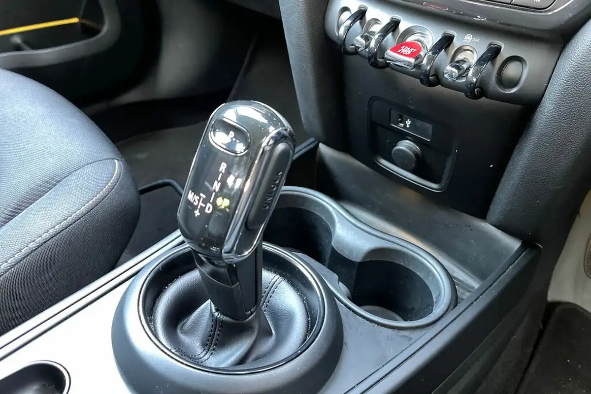 2021-mini-countryman-15-cooper-classic-auto-big-34