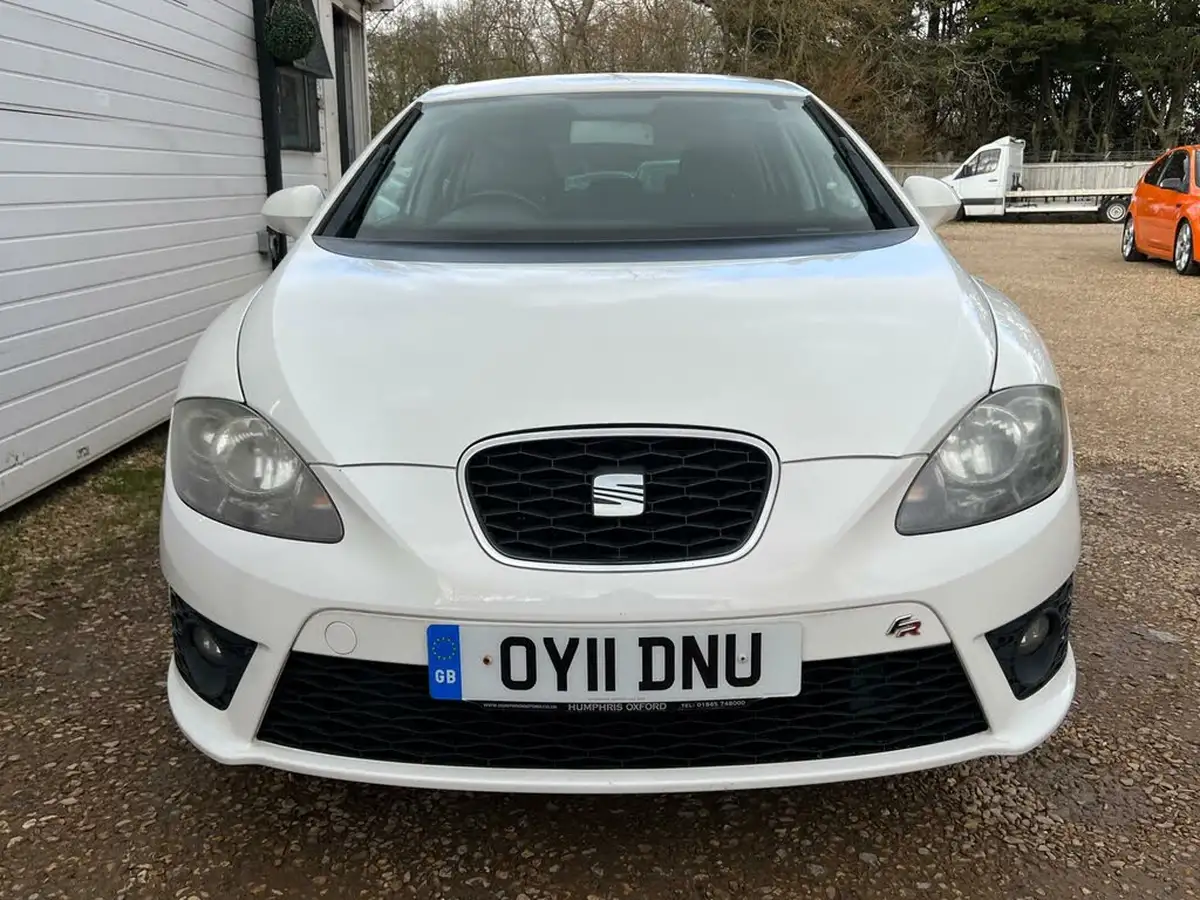 2011-seat-leon-20td-fr-cr-big-2