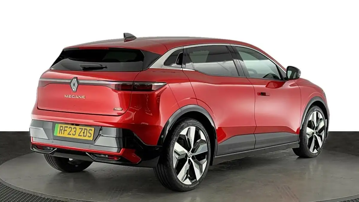 2023-renault-megane-e-tech-e-techno-big-3
