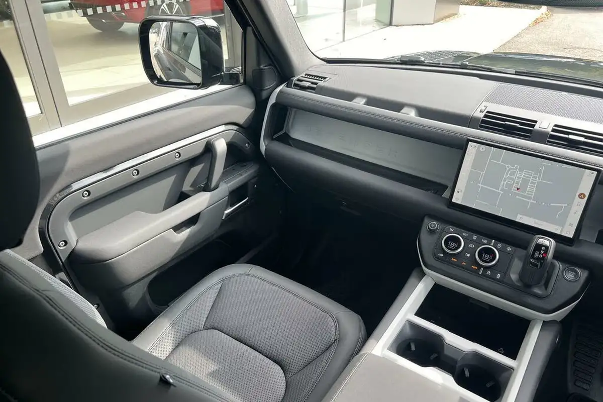 2024-land-rover-90-defender-30-d350-x-dynamic-se-big-21