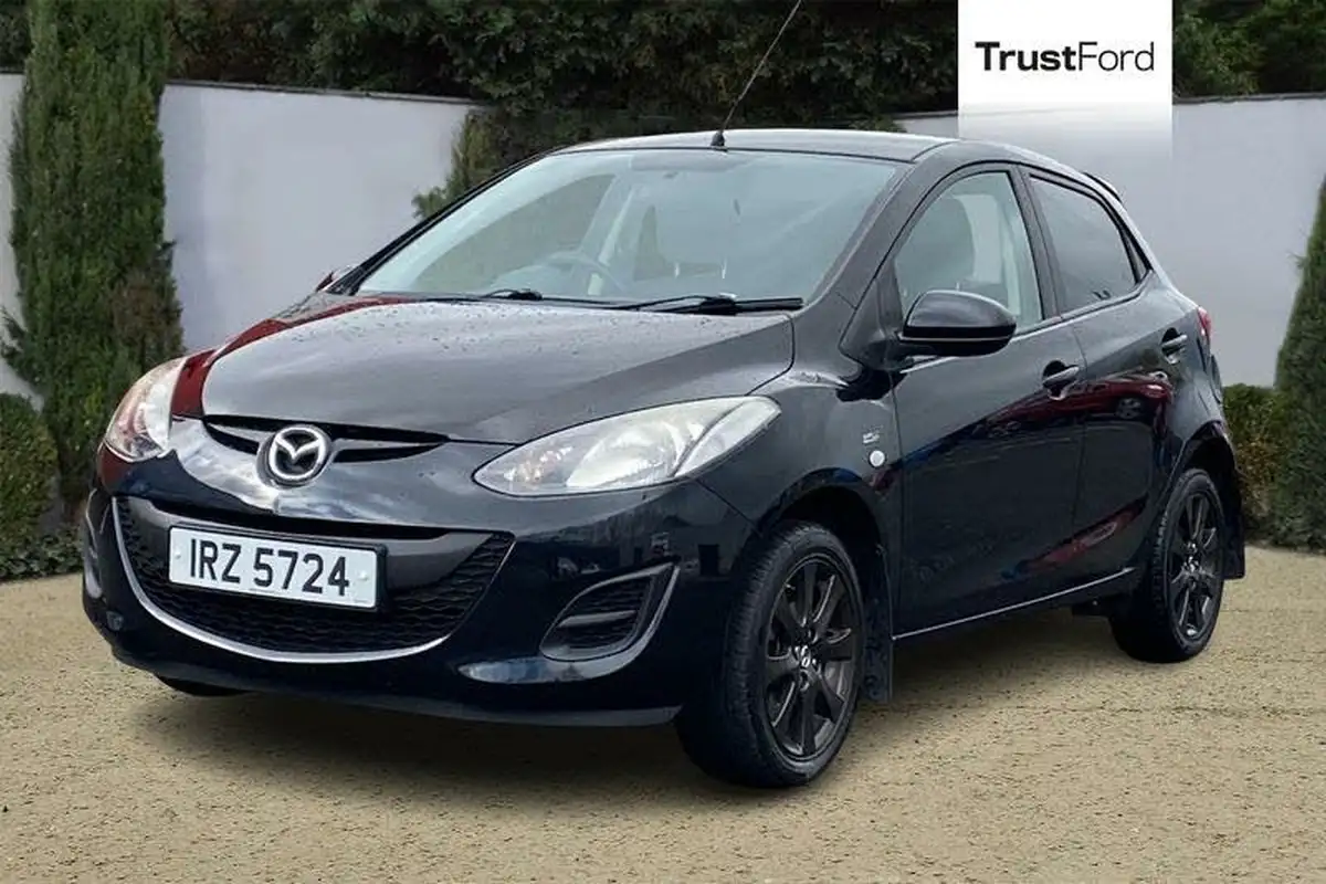 2015-mazda-mazda2-13-black-edition-big-4