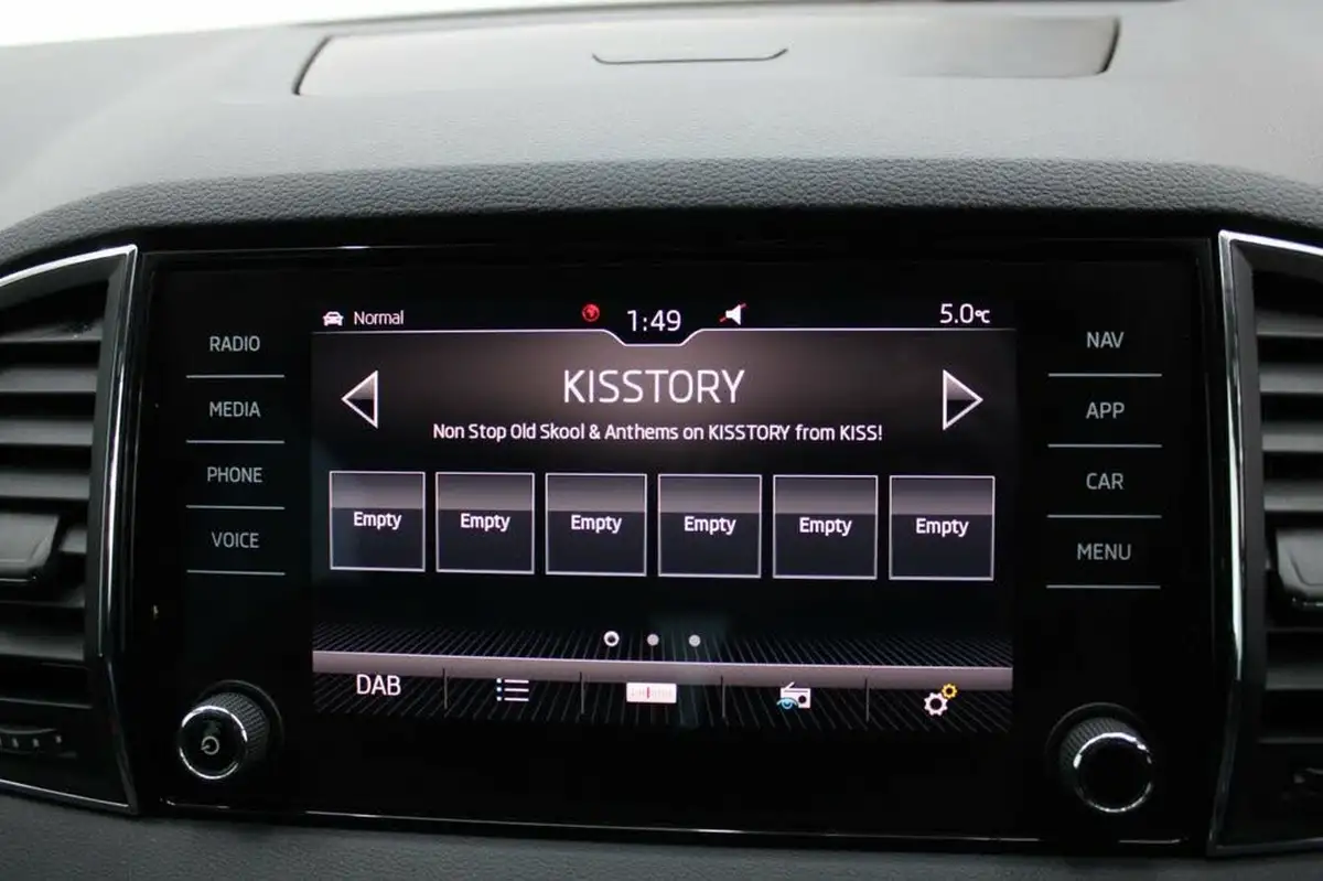 2019-skoda-karoq-16tdi-se-l-dsg-big-20
