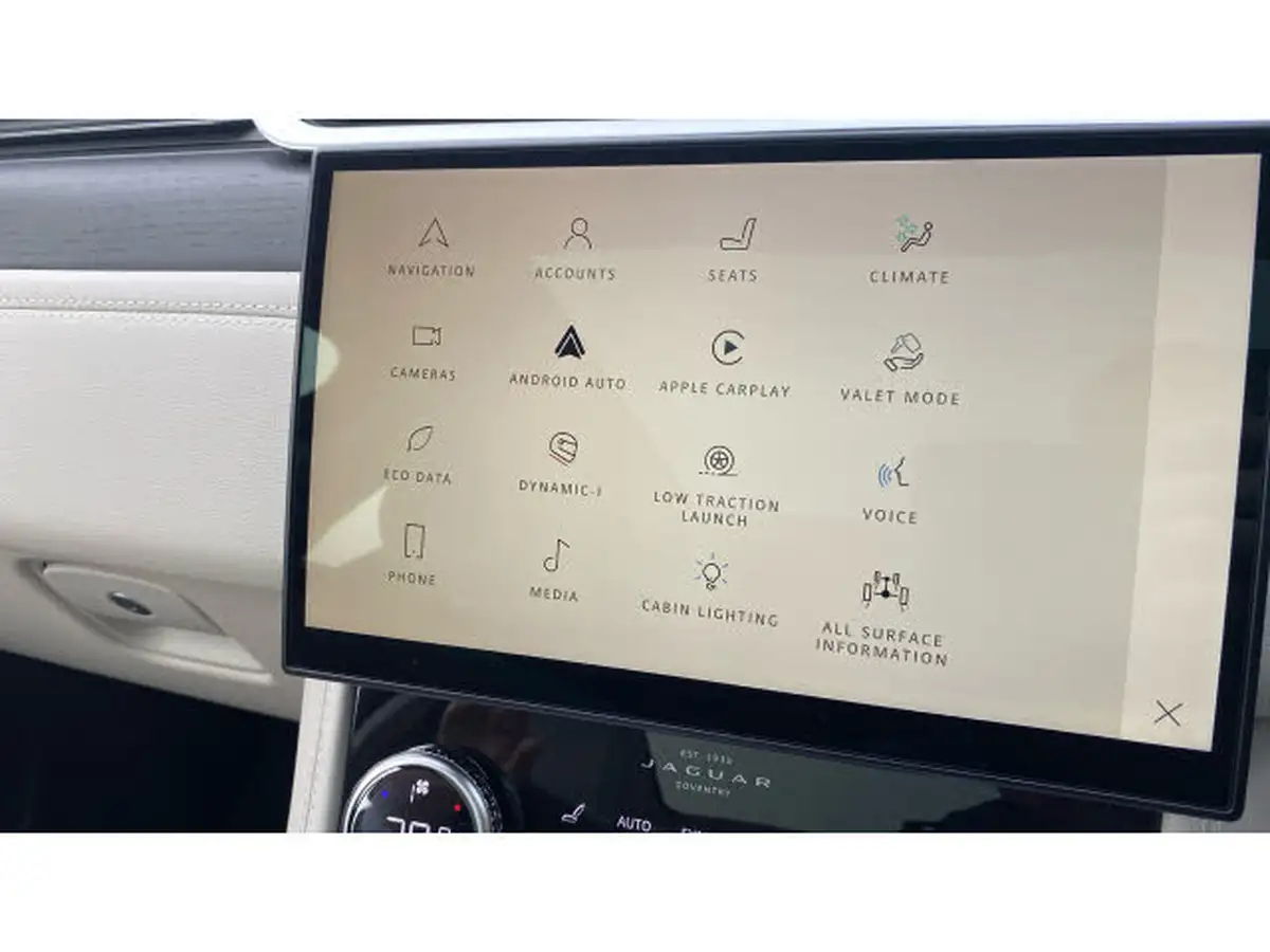 2022-jaguar-f-pace-20-d200-r-dynamic-hse-big-41