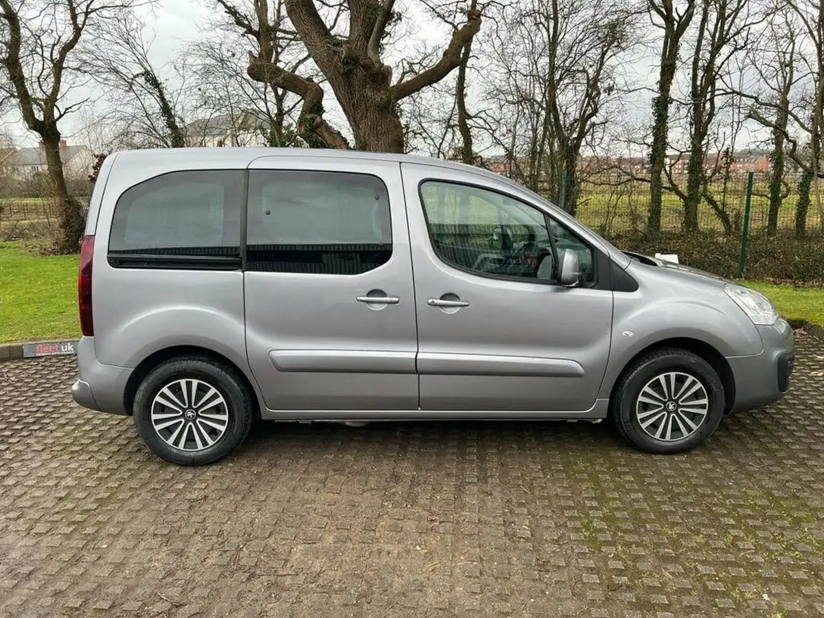 2019-peugeot-partner-big-9