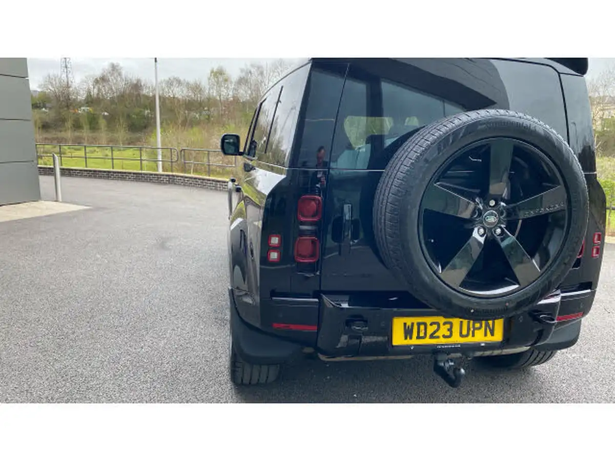 2023-land-rover-110-defender-30-d250-x-dynamic-hse-big-27