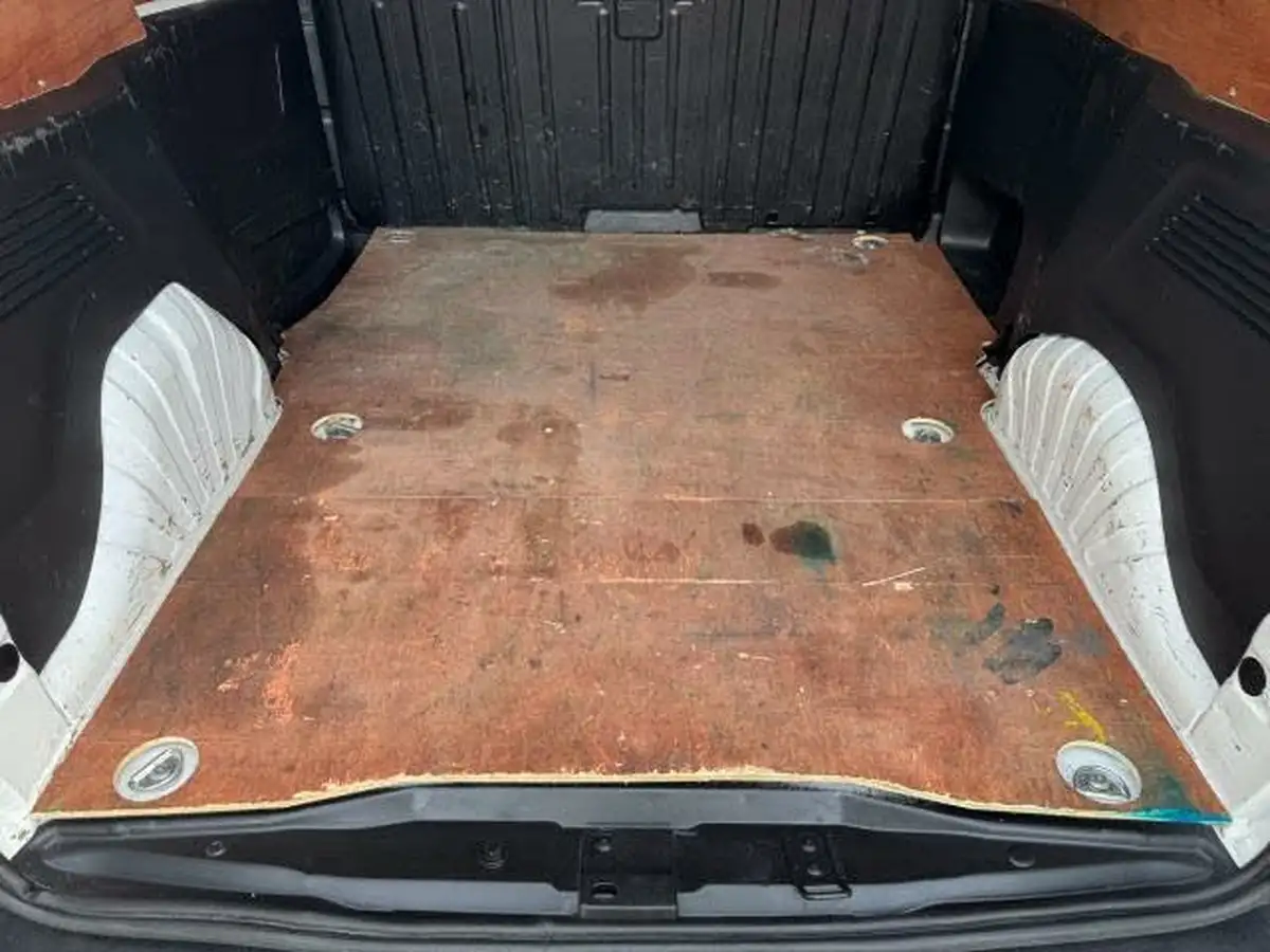 2020-peugeot-partner-15-bluehdi-1000-professional-100ps-eu6dt-panel-big-44