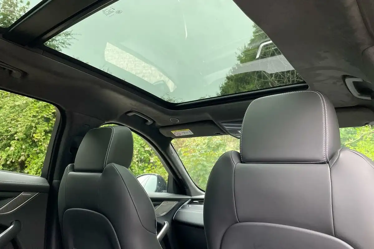 2024-jaguar-f-pace-20-d200-r-dynamic-hse-black-big-22