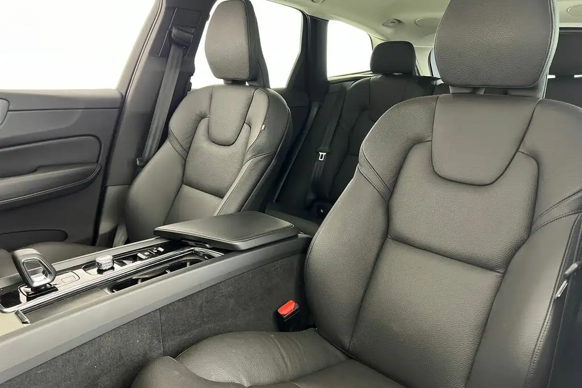 2024-volvo-xc60-20-b5-plus-big-30