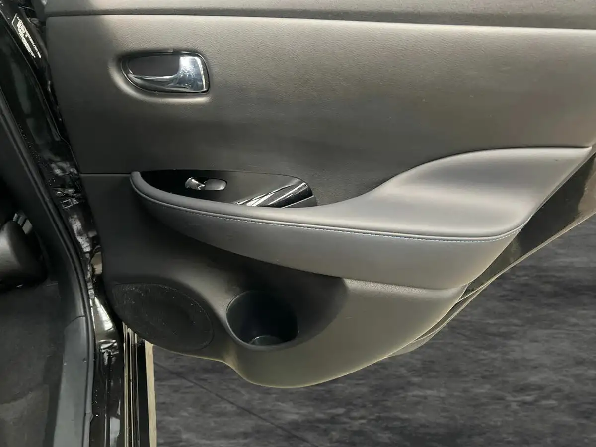 2021-nissan-leaf-e-10-40kwh-big-32