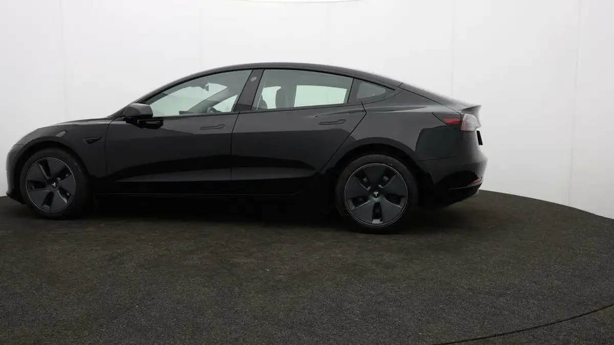 2022-tesla-model-3-e-long-range-big-70