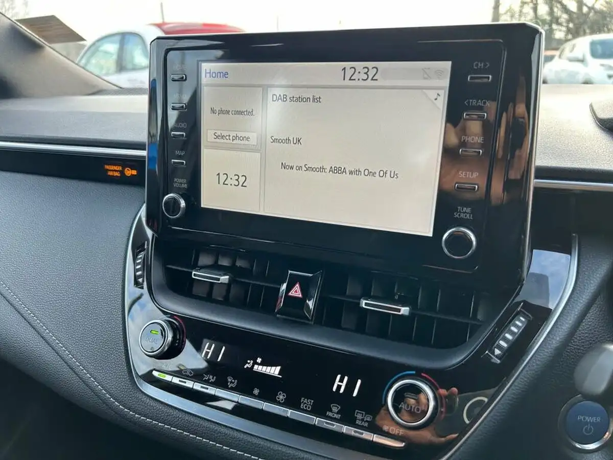 2019-toyota-corolla-18-vvt-i-icon-trk-touring-sports-5d-big-28
