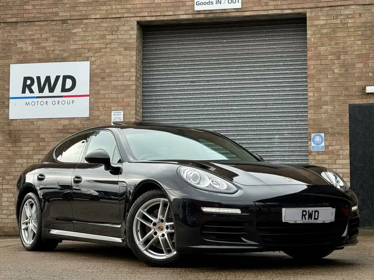 2015-porsche-panamera-30td-big-0