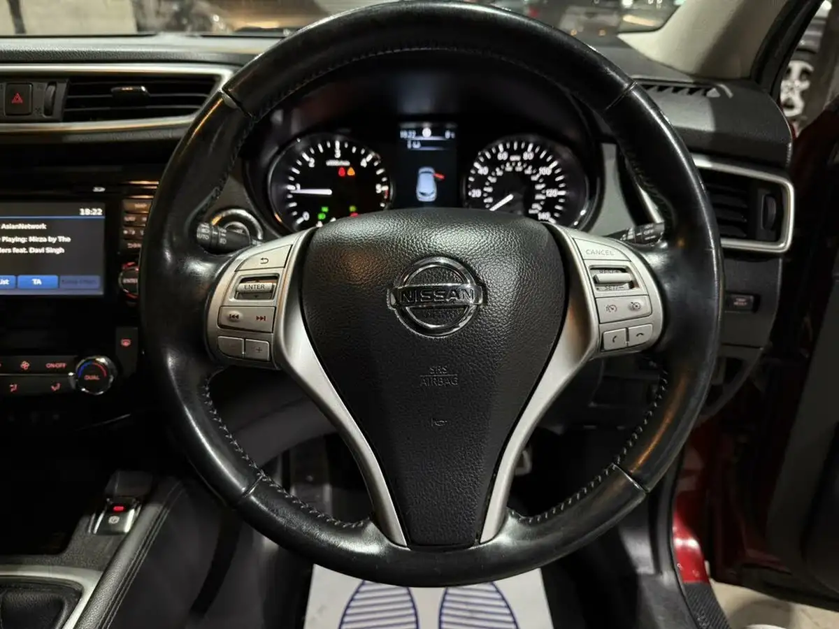 2014-nissan-qashqai-15dci-acenta-premium-big-25