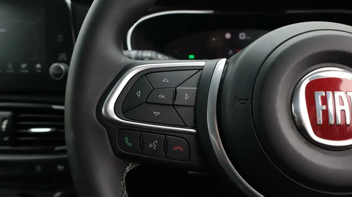2021-fiat-tipo-10-cross-big-25