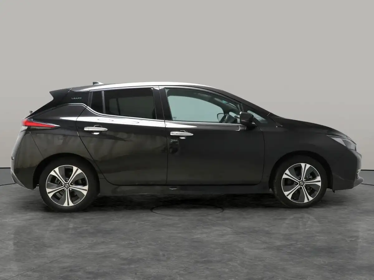 2021-nissan-leaf-e-10-40kwh-big-8