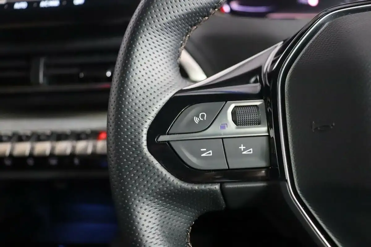 2022-peugeot-3008-suv-12-puretech-gt-big-14