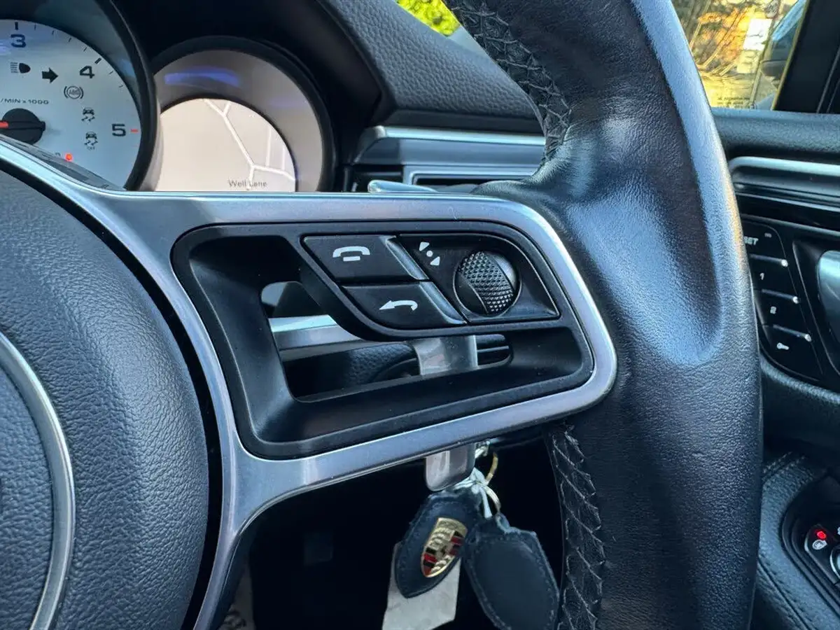 2016-porsche-macan-30td-s-big-23