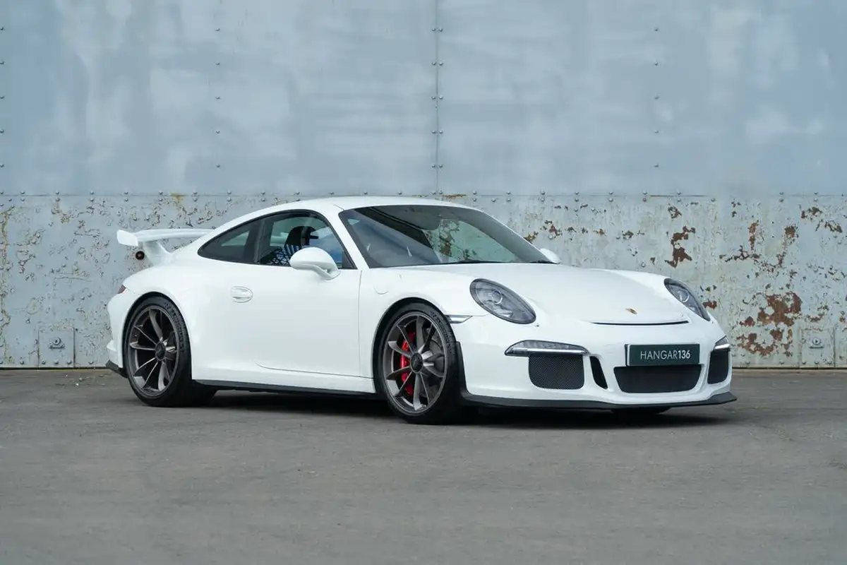 2014-porsche-911-38-gt3-big-0