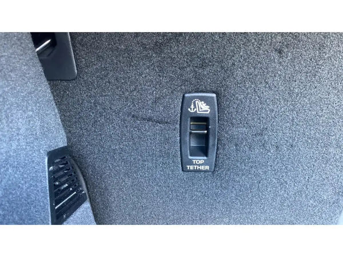 2024-jaguar-f-pace-20-d200-r-dynamic-hse-black-big-26