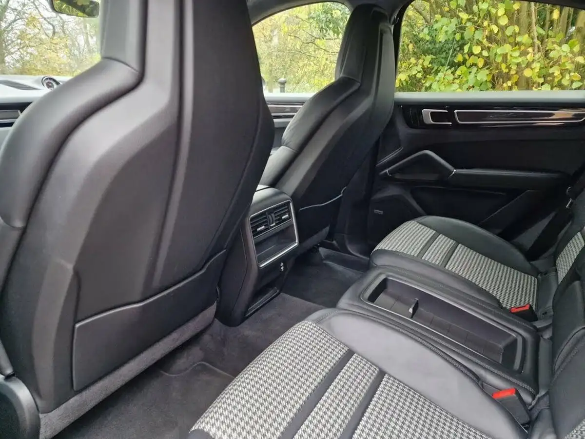 2019-porsche-cayenne-30-v6-s-big-37