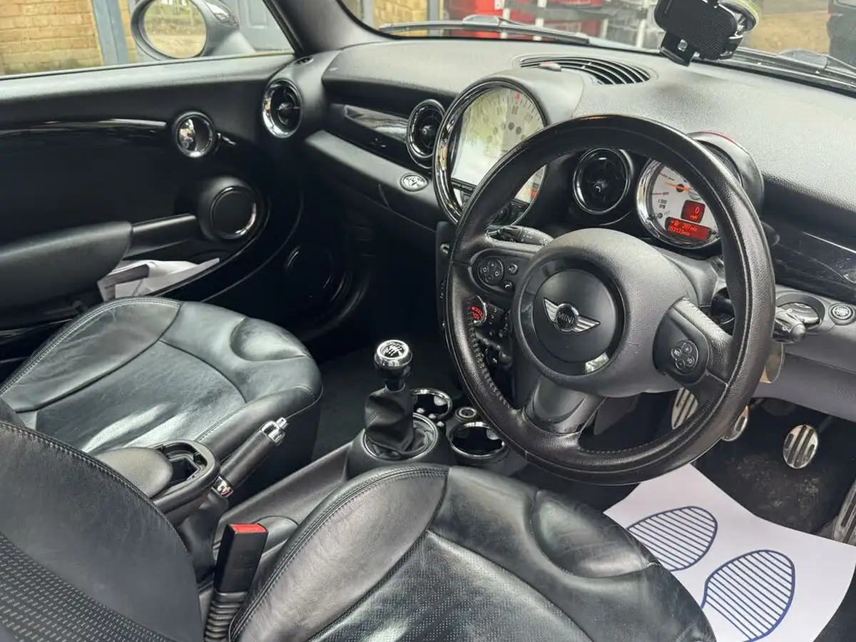2011-mini-cooper-16-cooper-s-convertible-2d-big-1