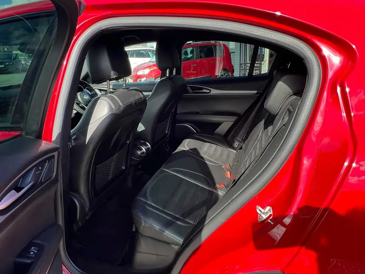 2018-alfa-romeo-stelvio-22td-milano-ss-big-17